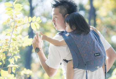 おんぶはいつから？赤ちゃんの発達に合わせた選び方とおんぶ紐の種類を徹底解説！