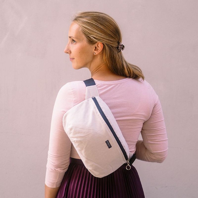 ボディバッグ ウエストポーチ 男女兼用の2wayバッグ 軽量で2l容量