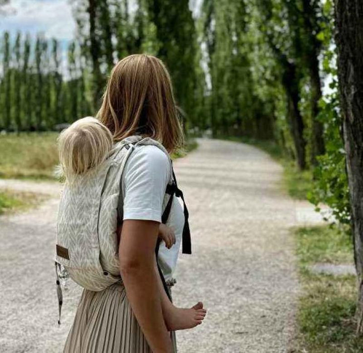 夏におすすめのリュック型おんぶ紐｜ディディゴー トリアス クリーム