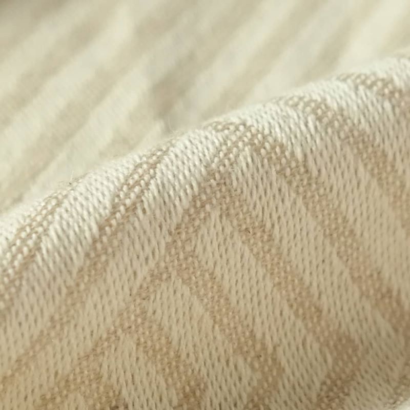 ヘンプ混オーガニックコットンでドイツで織られたサンドカラーの織物