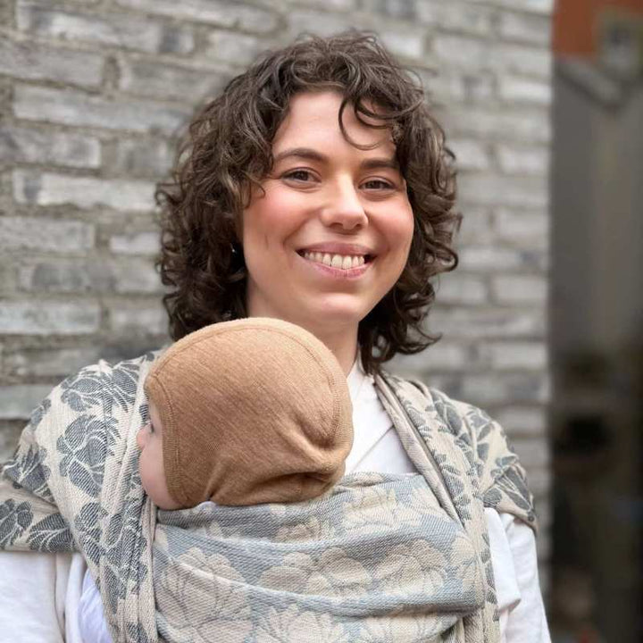 軽やかさと安心感を兼ね備えたベビーラップ｜ロト・セレーノ