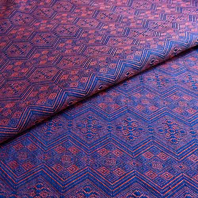 レッドにブルーの織地、シルクとウール混のブルータンゴメリノ布地裏表