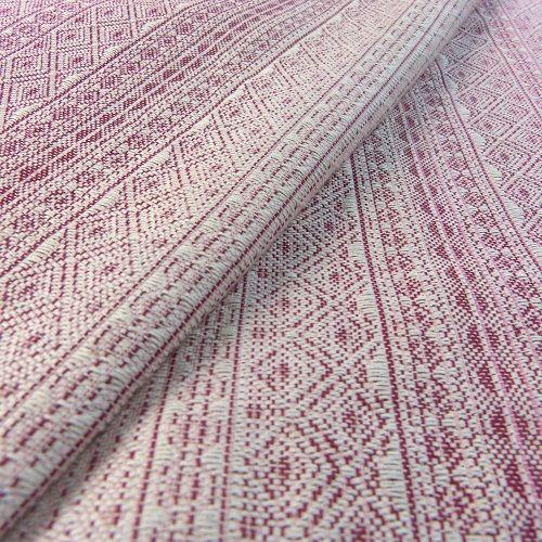 赤と白の糸で織られた幾何学模様の布地