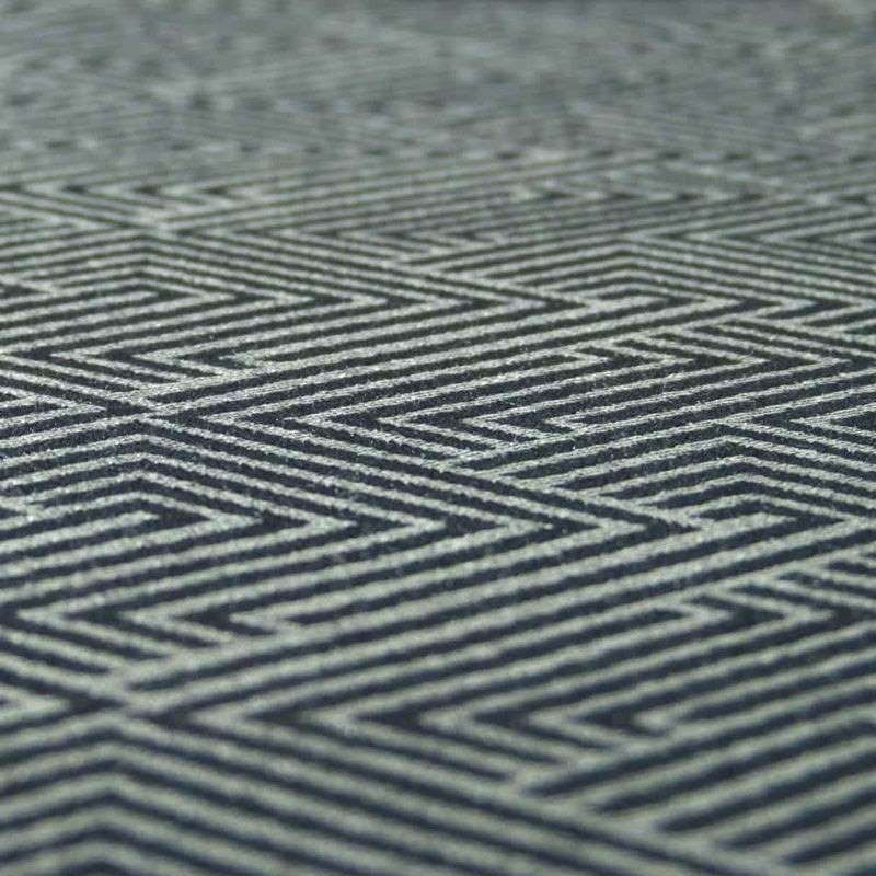 オーガニックコットン100％の白と黒の幾何学模様の布地