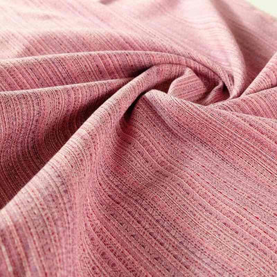 ピンク、白、赤、紫の糸を使用したドイツ製織物の抱っこ紐